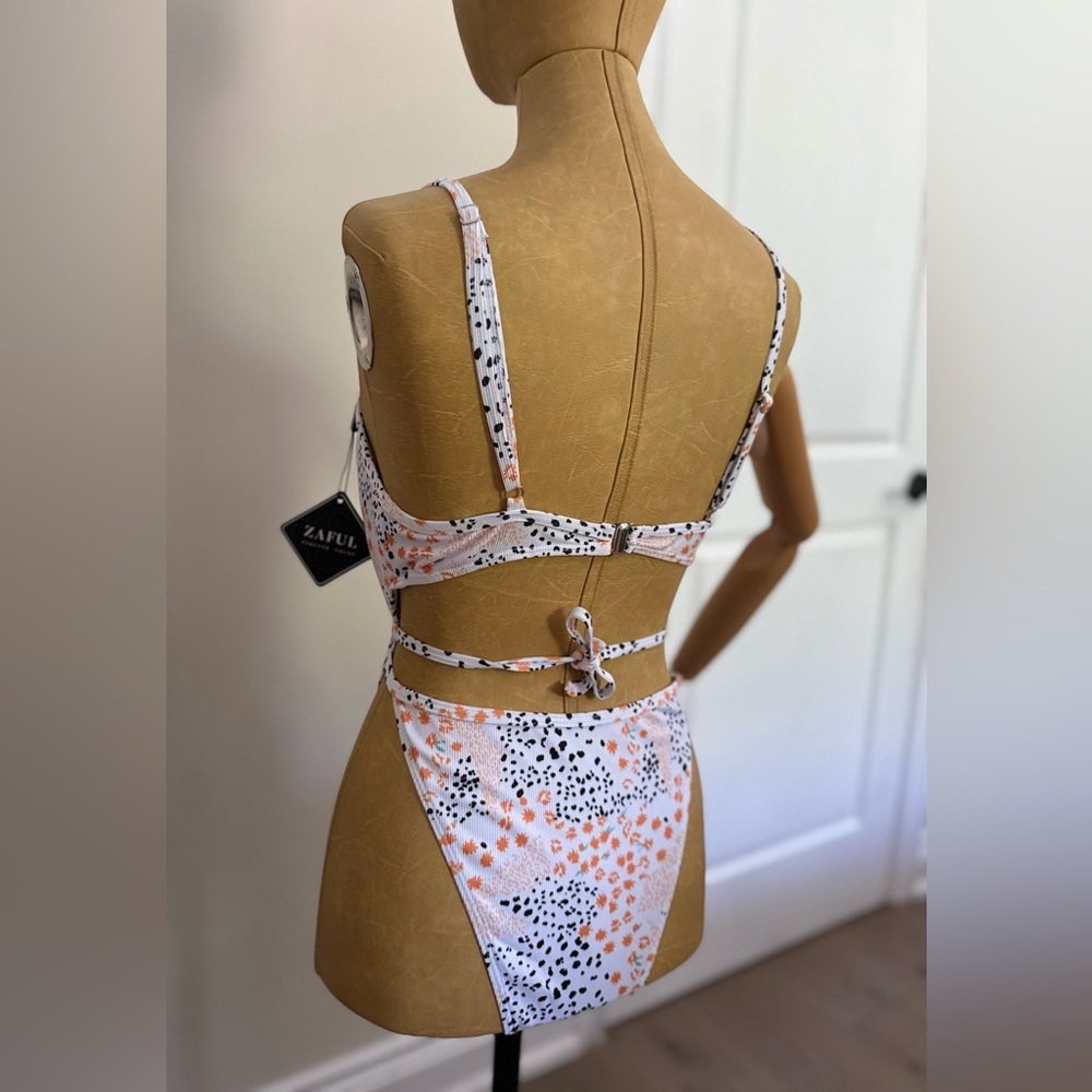 NWT ZAFUL Orange and Black Patterned Swimsuit (US 6) - Picture 2 of 8